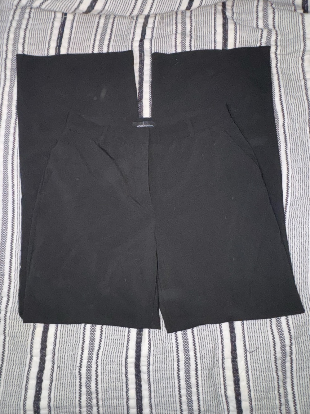 Moda International Sz 8 trousers